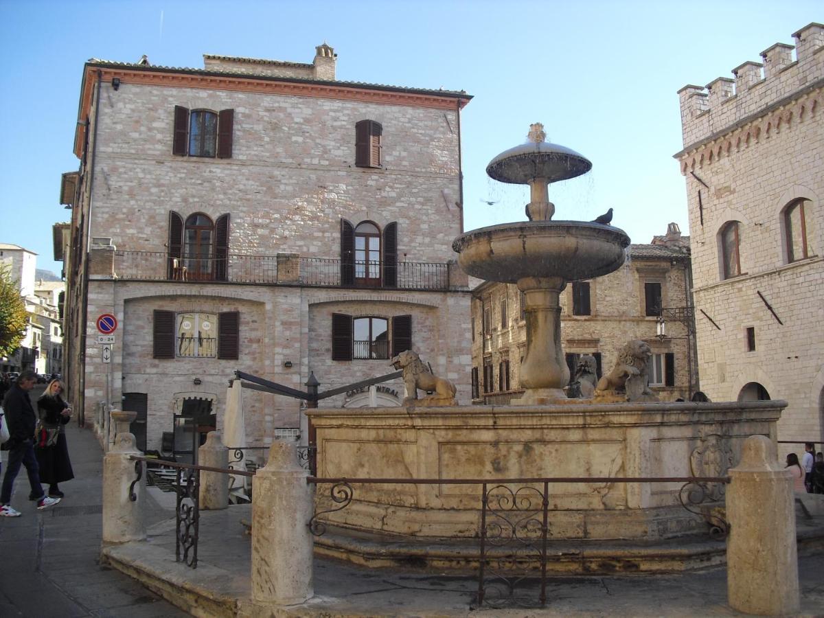 Ogni Finestra E Un Quadro - Appartamento Ad Assisi Buitenkant foto